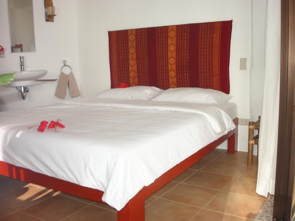 Artista Beach Villa Balabag  Δωμάτιο φωτογραφία