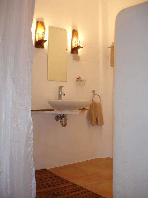 Artista Beach Villa Balabag  Δωμάτιο φωτογραφία