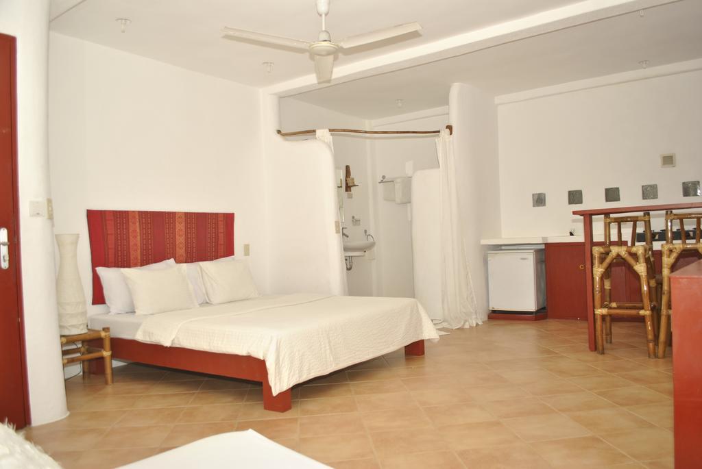Artista Beach Villa Balabag  Δωμάτιο φωτογραφία