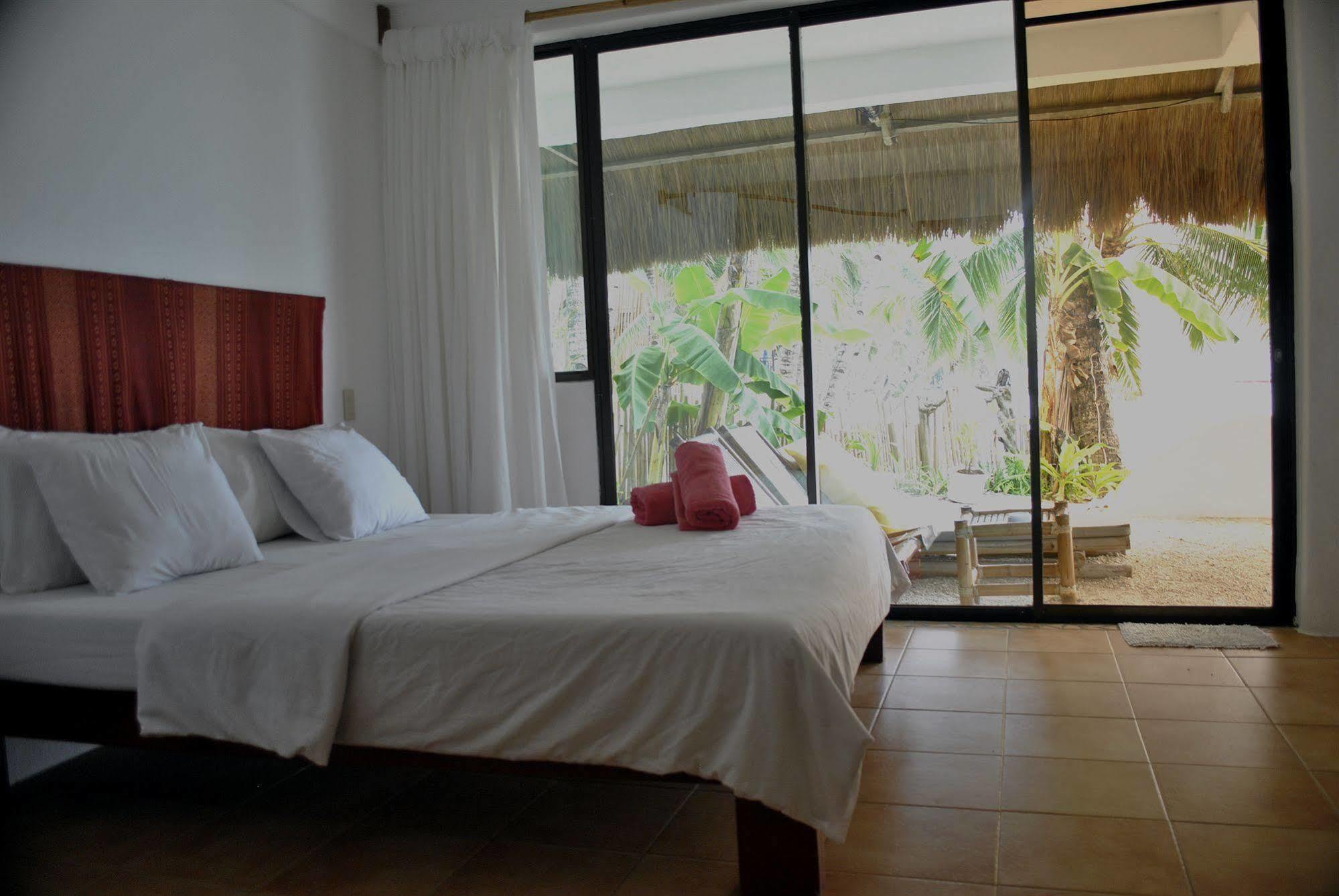 Artista Beach Villa Balabag  Εξωτερικό φωτογραφία
